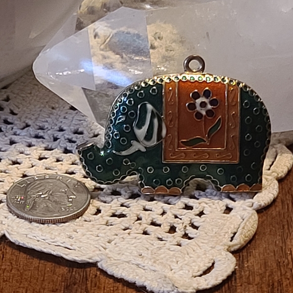 Vintage Cloisonne Enamel Elephant Pendant with Floral Design - Picture 3 of 5